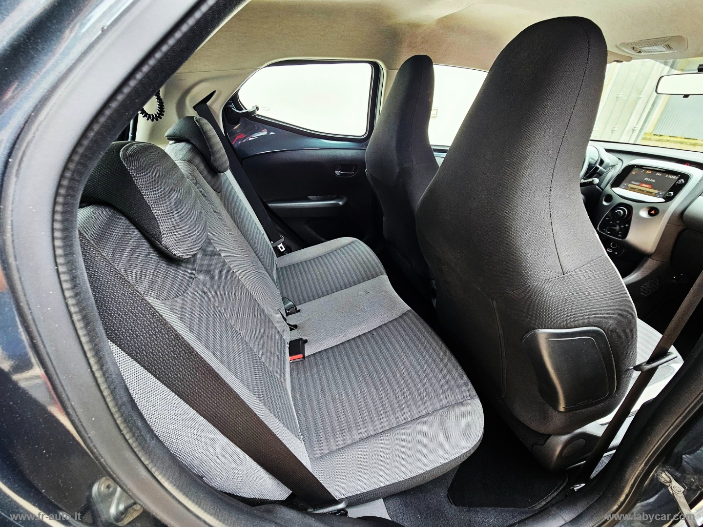 Aygo 1.0 VVT-i 72 CV 5p. x-cite - immagine 14