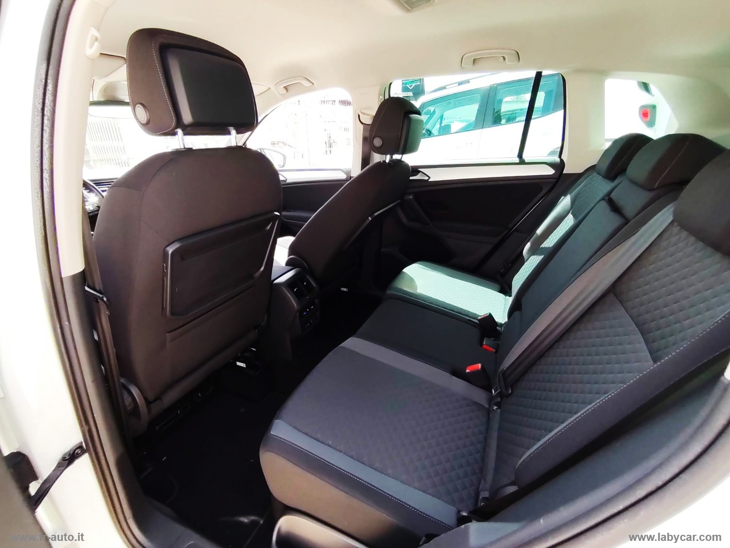 Tiguan 1.6 TDI Sport BMT - immagine 14