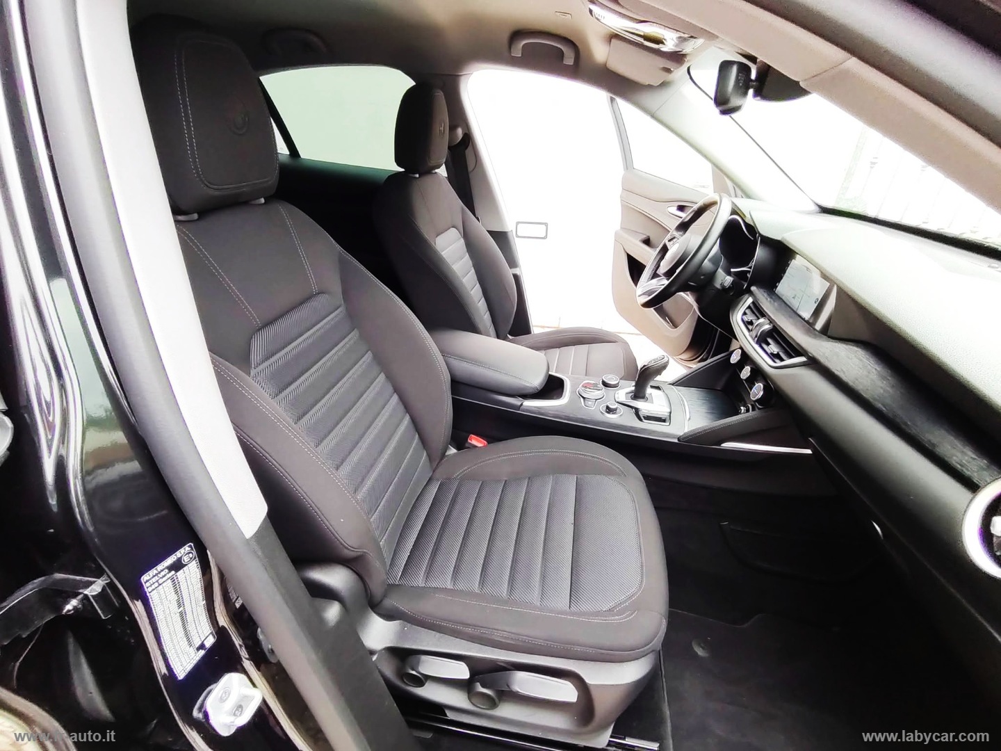 Stelvio 2.2 T.diesel 190 CV AT8 Q4 BUSINESS - immagine 14