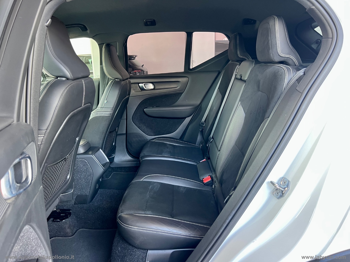 XC40 D3 R-design - immagine 14