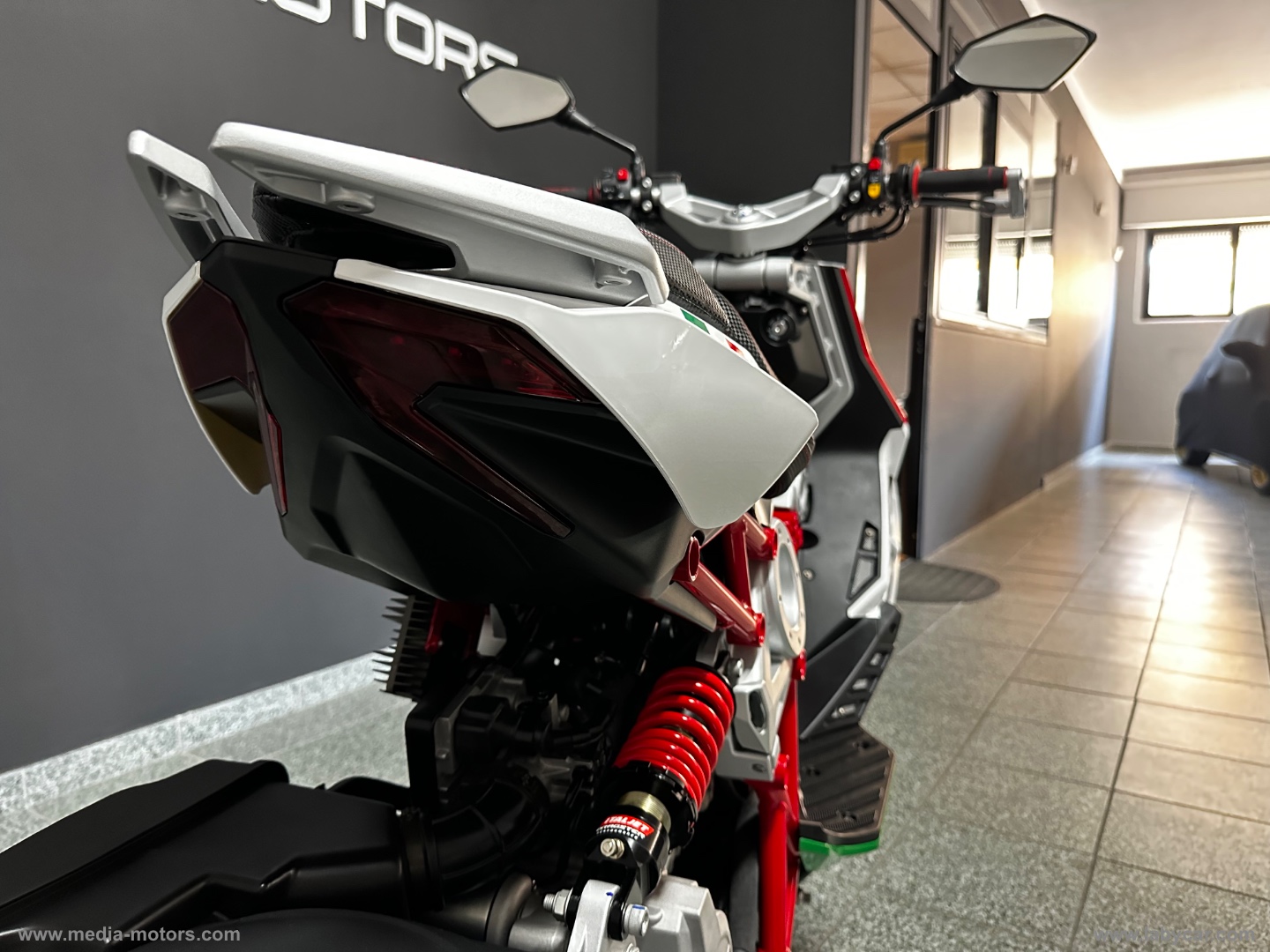 DRAGSTER 125 TRICOLORE - immagine 14
