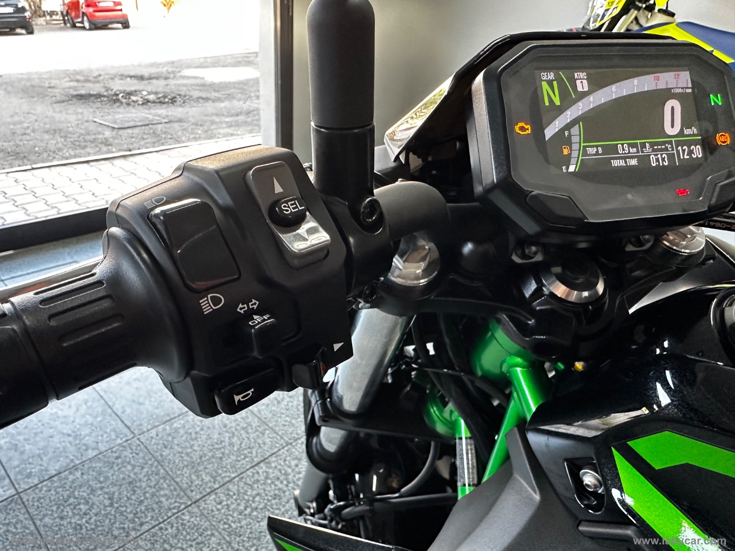Z 650 Metallic Spark Black / Green - immagine 14