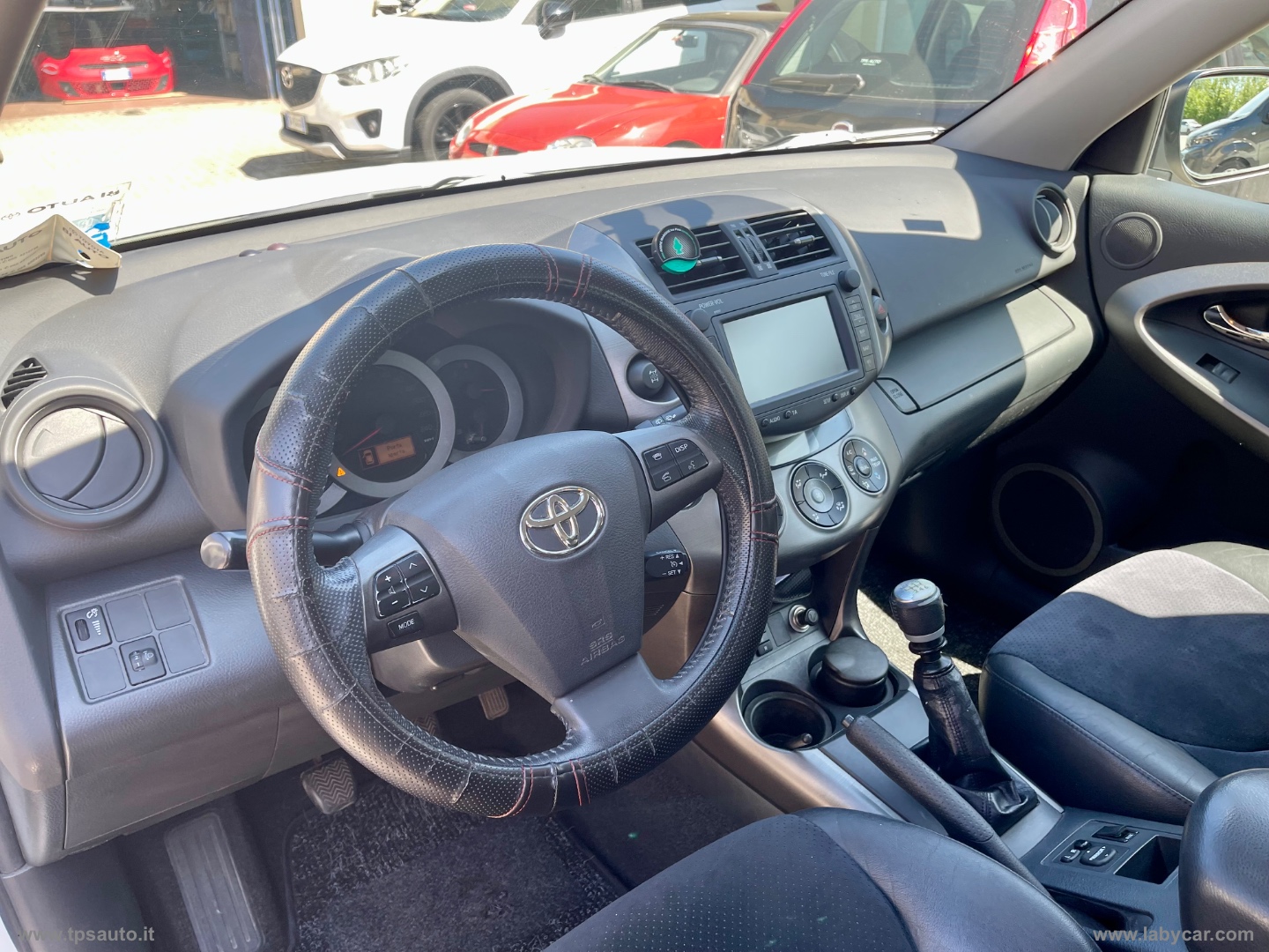 RAV4 Crossover 2.2 D-4D 150 CV Exclusive - immagine 14