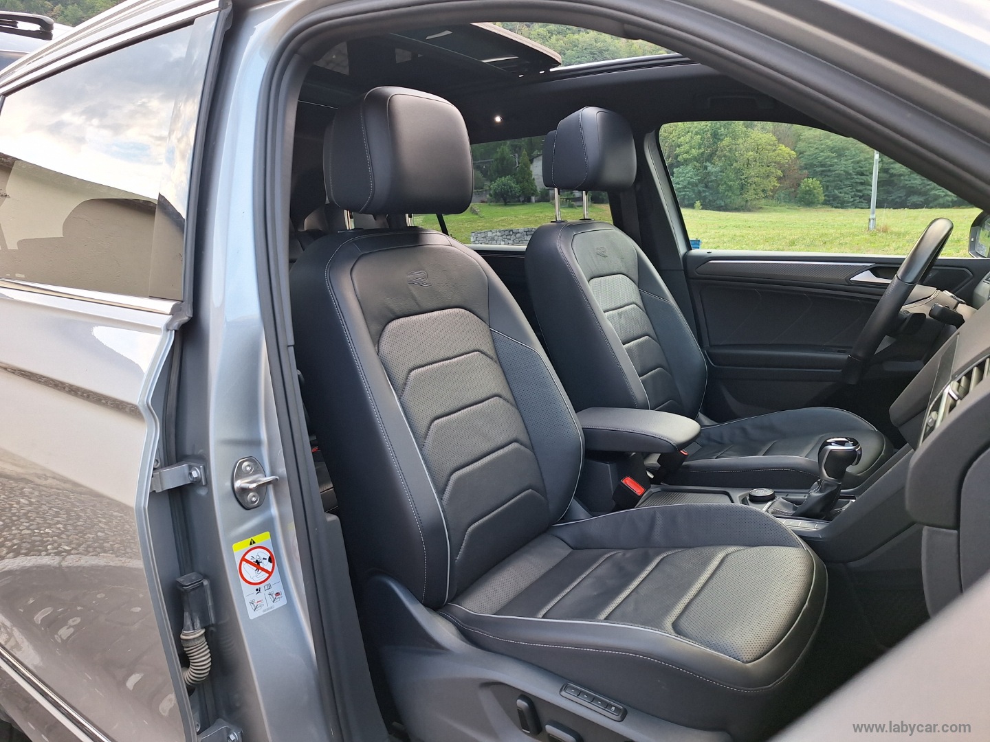 Tiguan Allsp. 4MOTION R-LINE TETTO PELLE - immagine 14