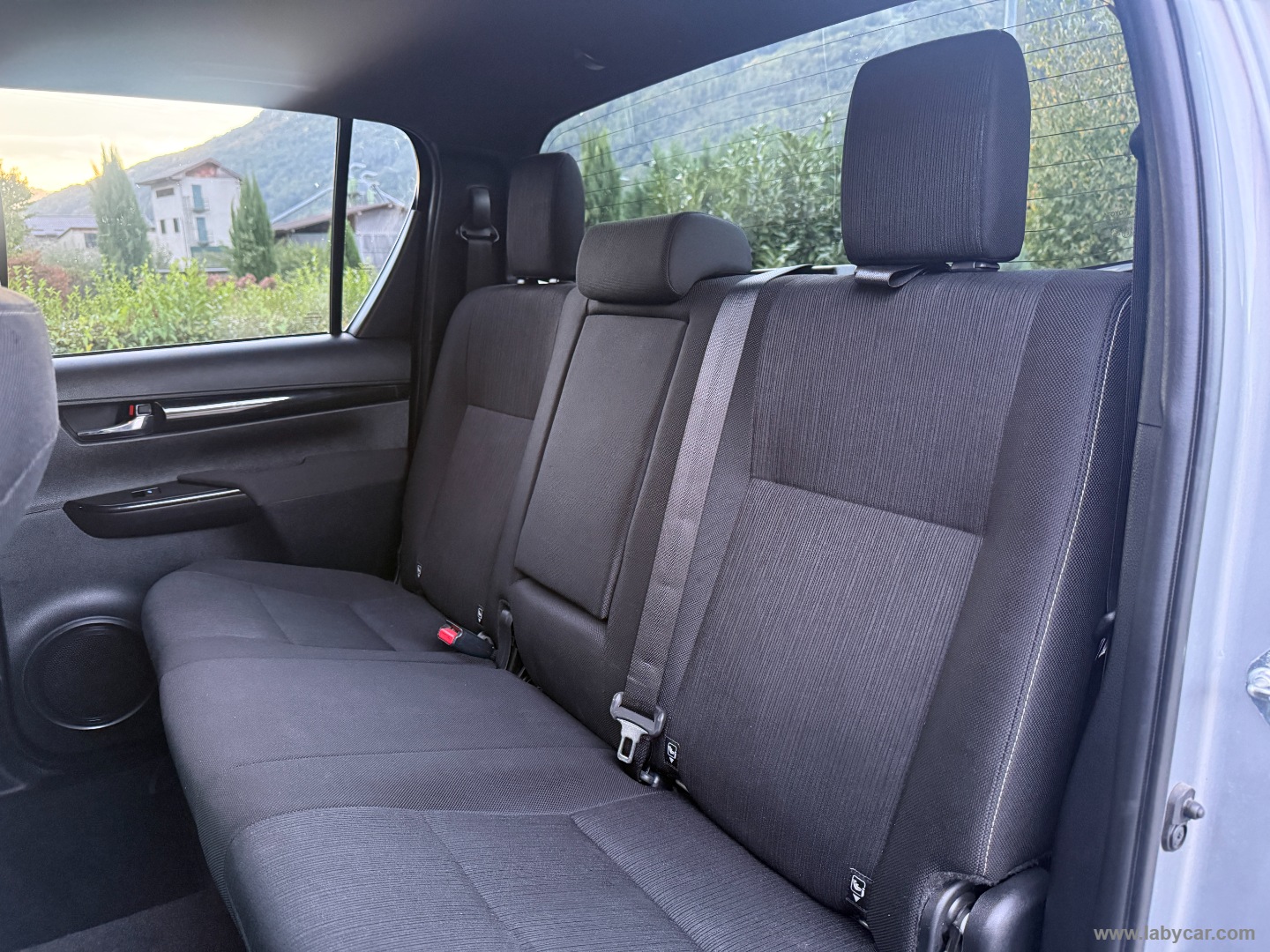 Hilux 2.4 D-4D 4WD 4p. DC Executive GANCIO CC ADATTIVO - immagine 14