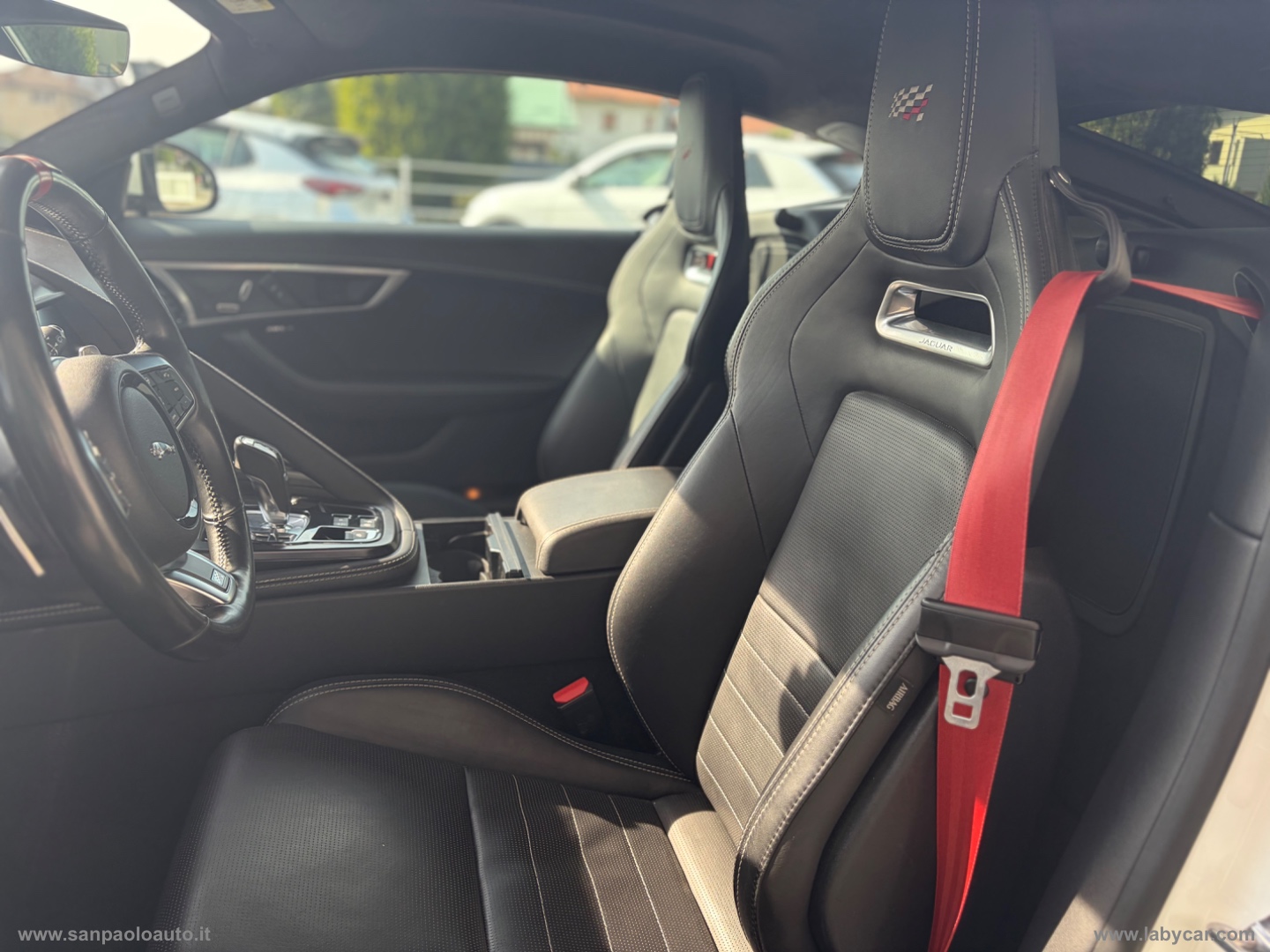 F-Type 2.0 aut. Coupé Chequered Flag - immagine 14