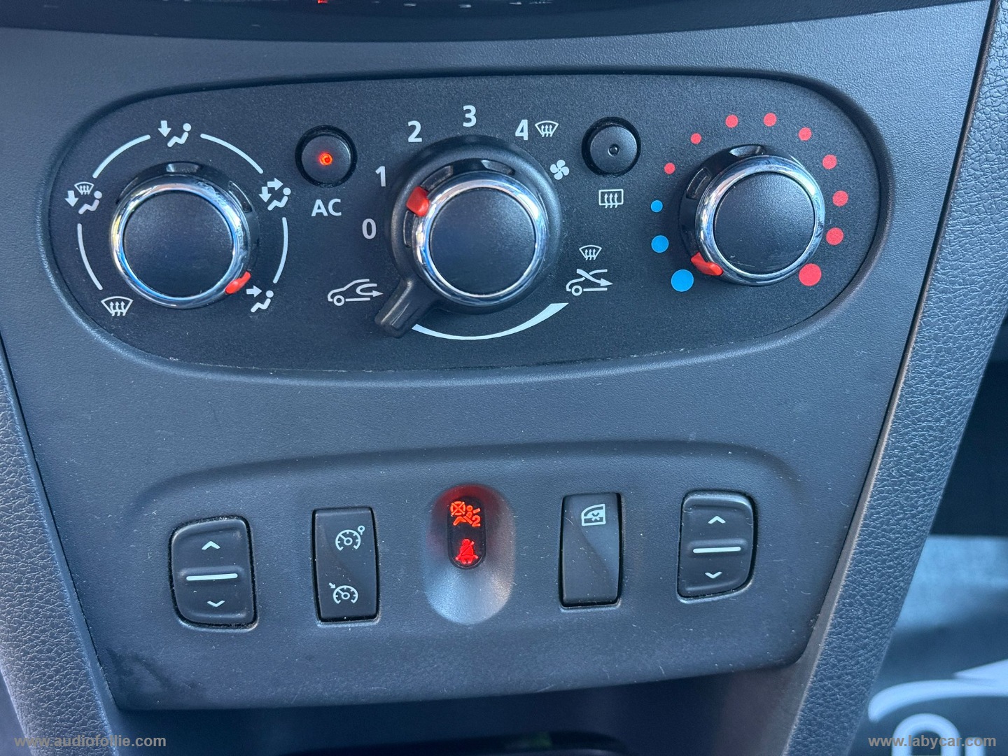 Sandero Stepway 1.5 dCi 8V 90 CV - immagine 14