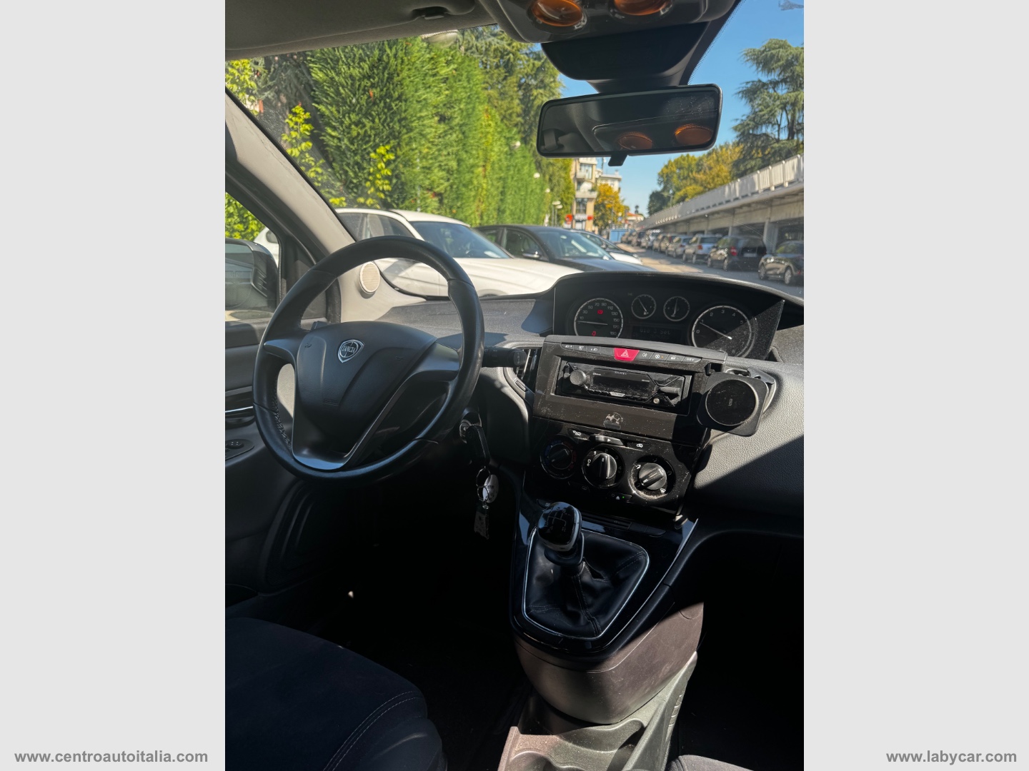 Ypsilon 0.9 T.Air 85 CV 5p. S&S Silver - immagine 14