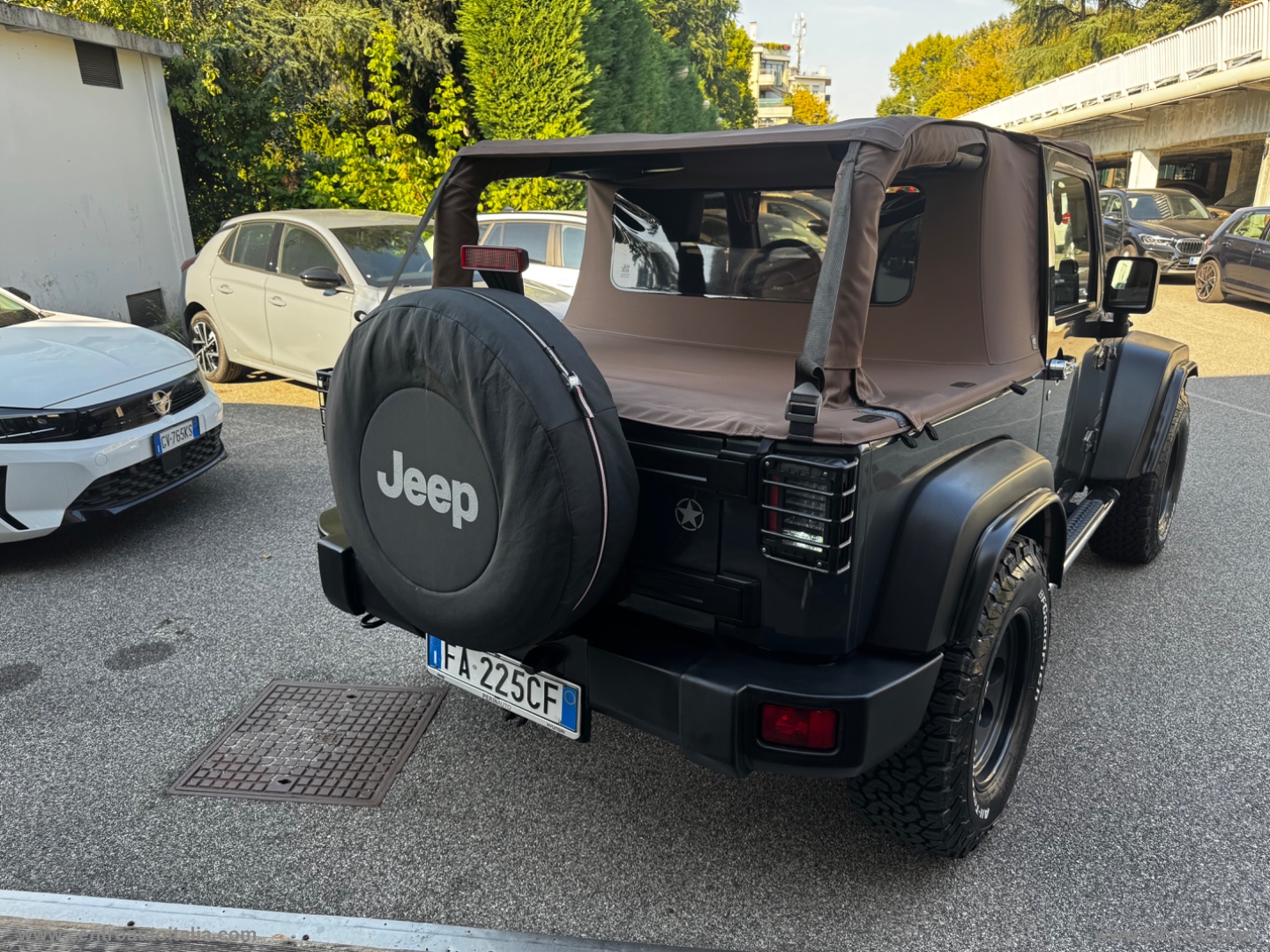 Wrangler 2.8 CRD Sport Auto - immagine 14