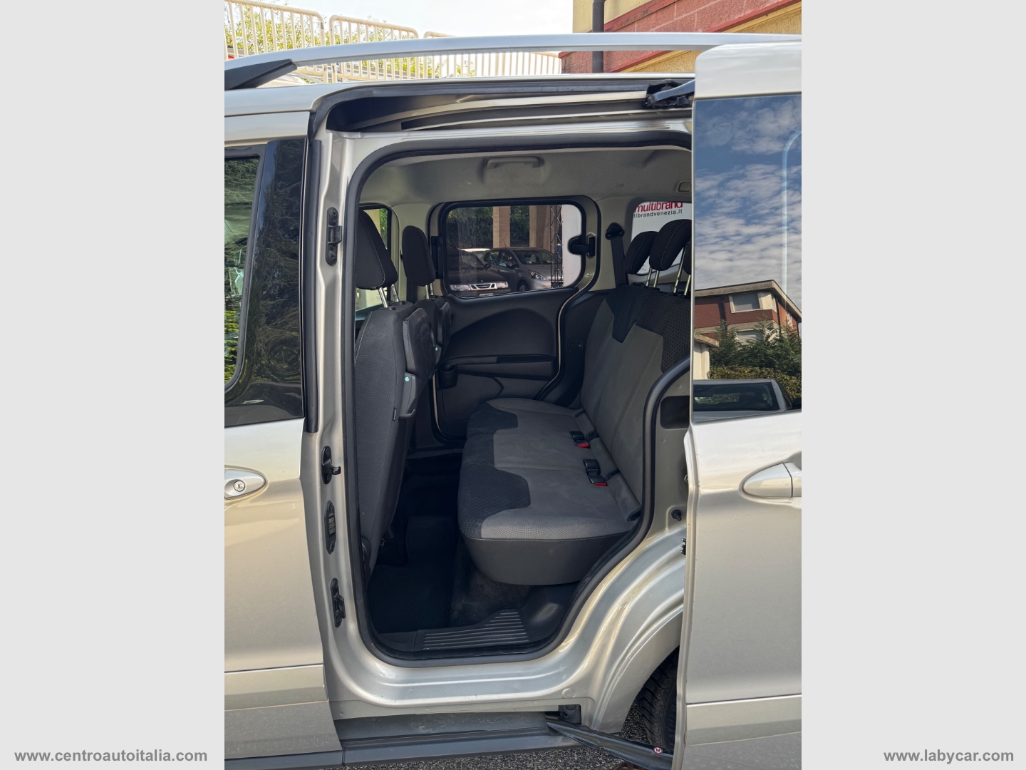 Tourneo Courier 1.0 EcoBoost 100 CV Tit. - immagine 14