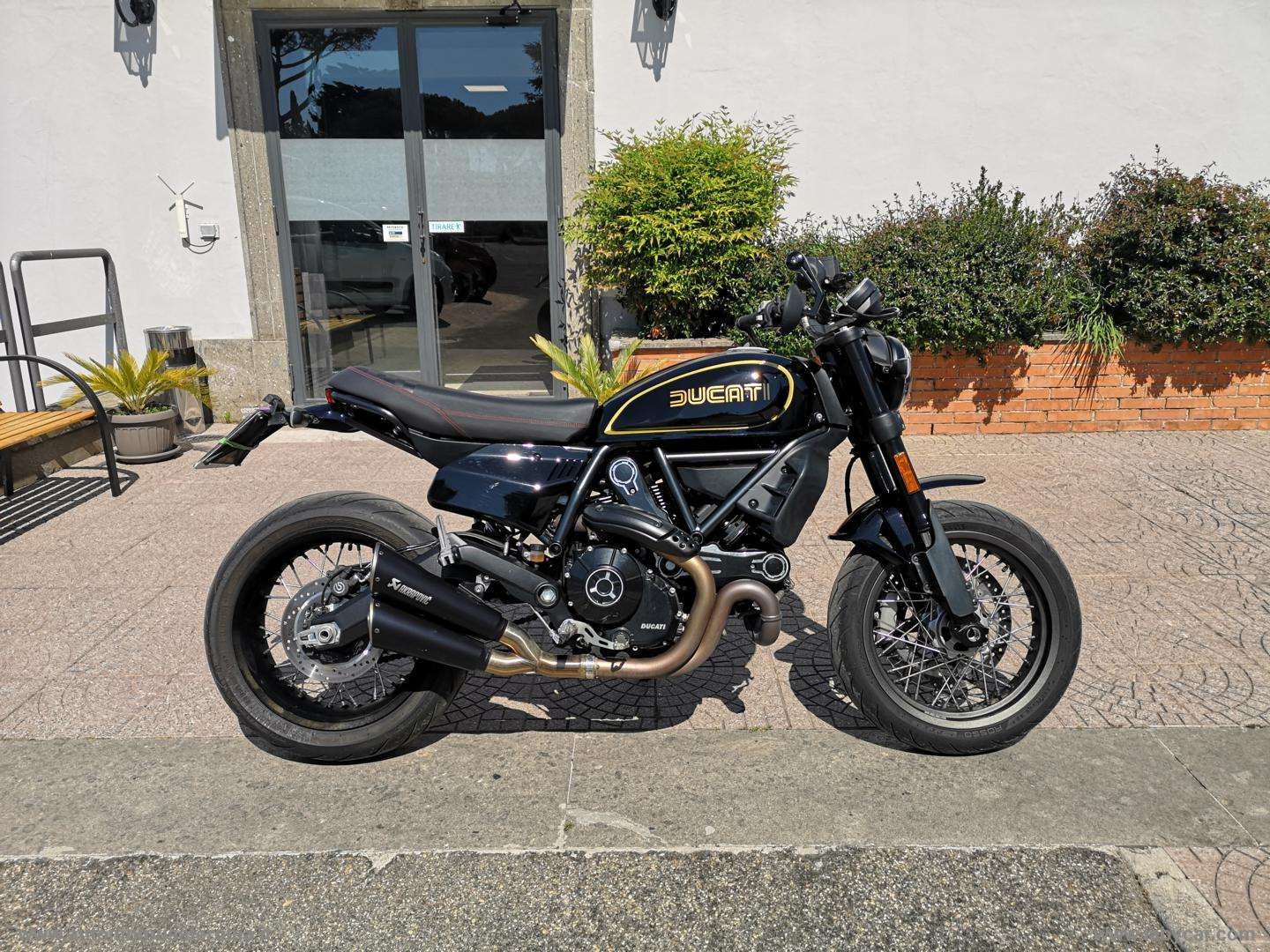 Scrambler 800 URBAN MOTARD PROMO WEB - immagine 14