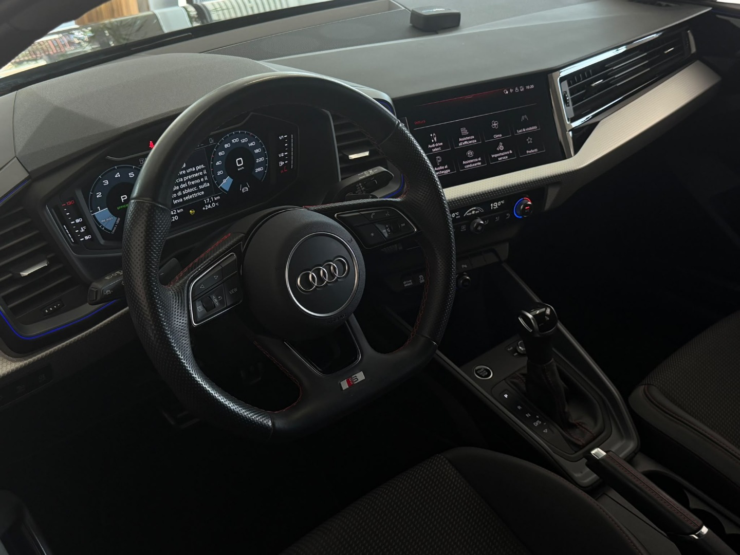 A1 SPB 40 TFSI S tronic S line edition - immagine 14