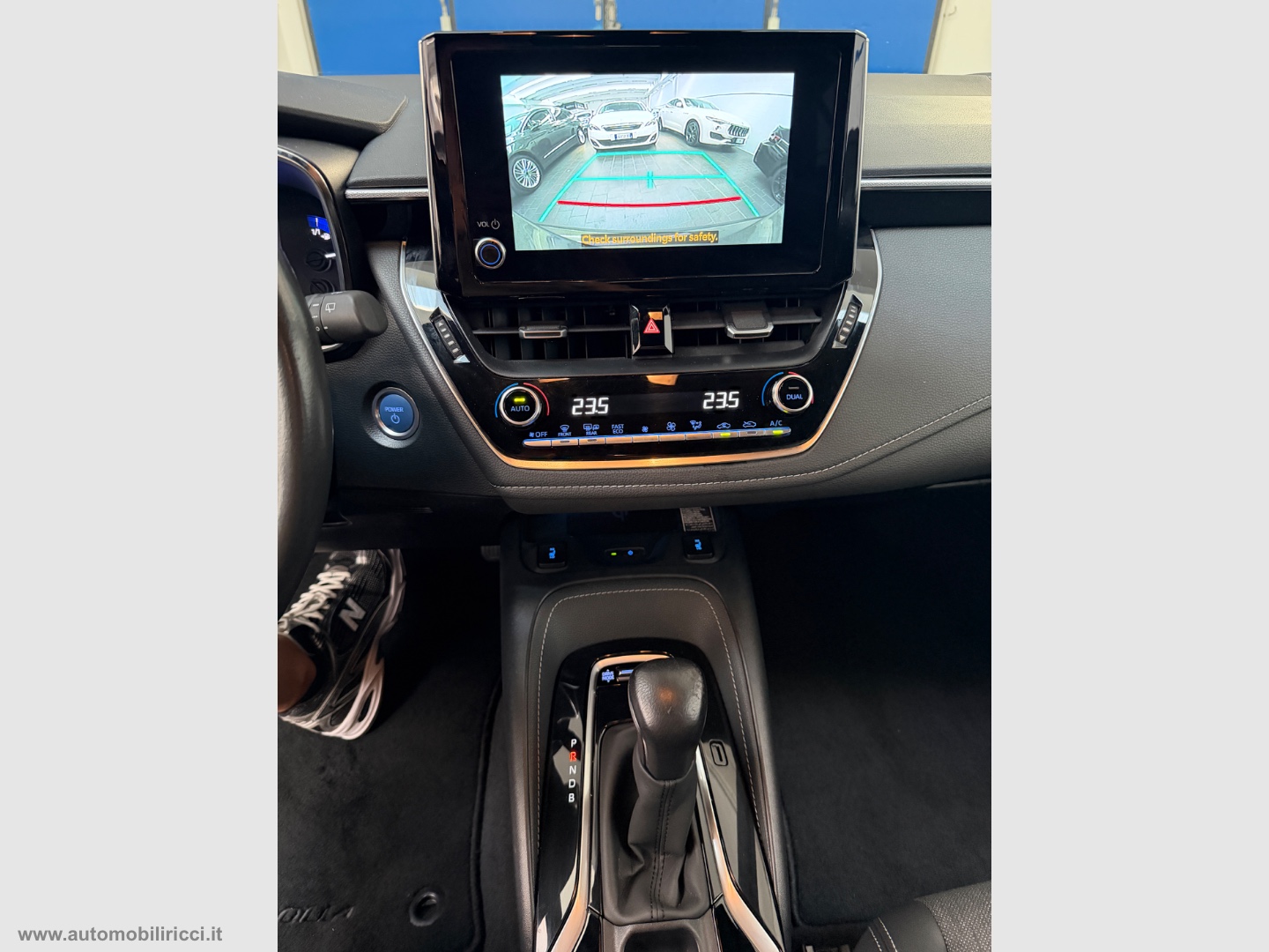 Corolla 1.8 Hybrid Style - immagine 14