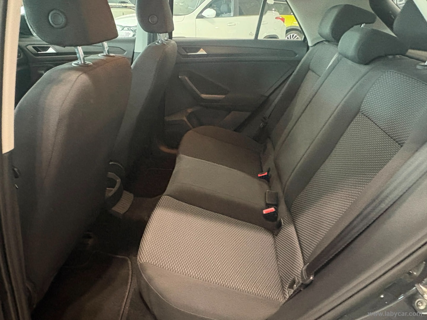 T-Roc 1.6 TDI SCR Business BlueMot.Tech. - immagine 14
