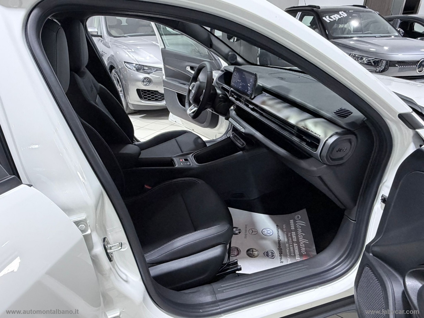 Avenger 1.2 Turbo 110CV e-Hybr.Black Ed. - immagine 14