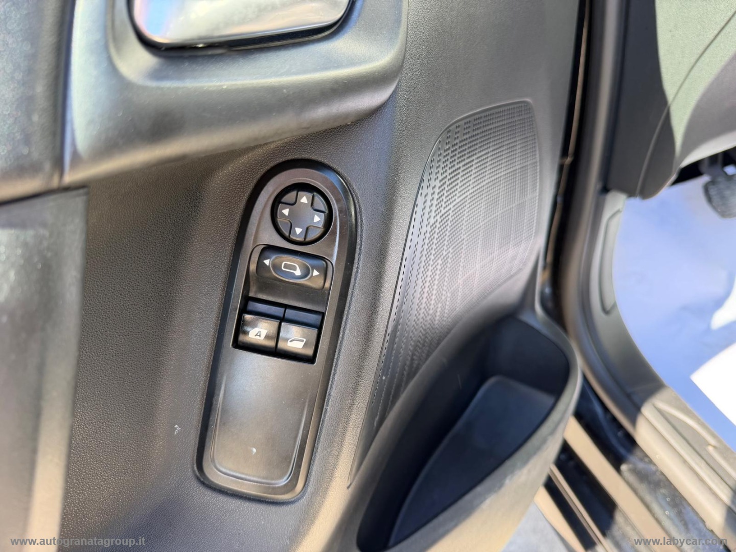 C3 1.4 HDi 70 Exclusive CAMBIO AUTOMATICO! - immagine 14
