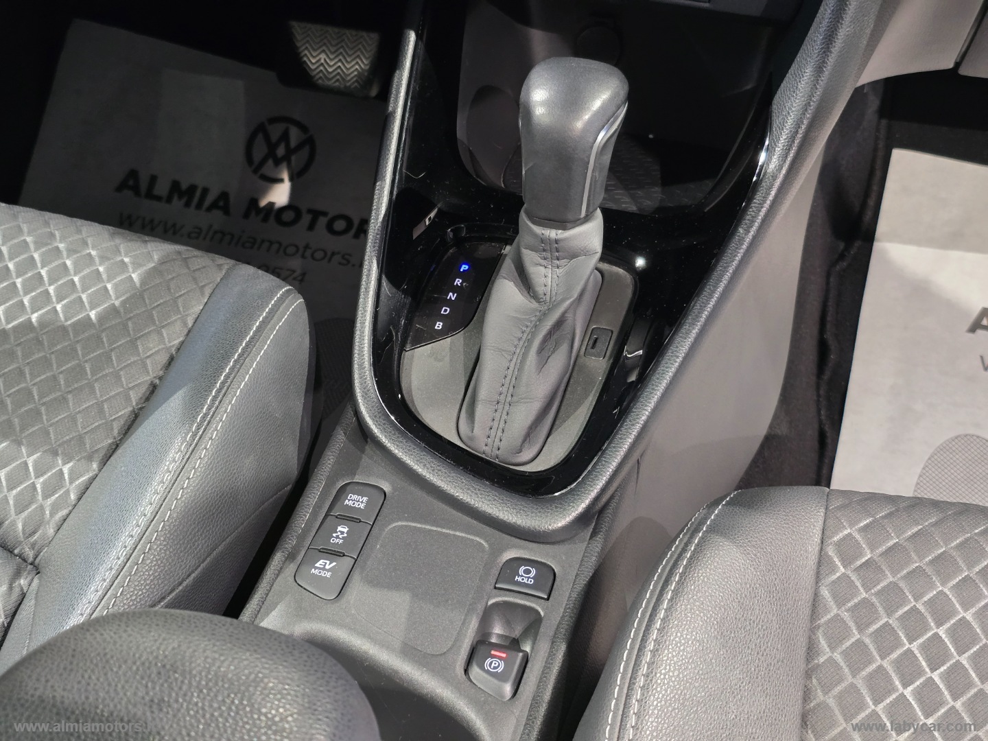 Yaris 1.5 Hybrid 5p. Lounge - immagine 14