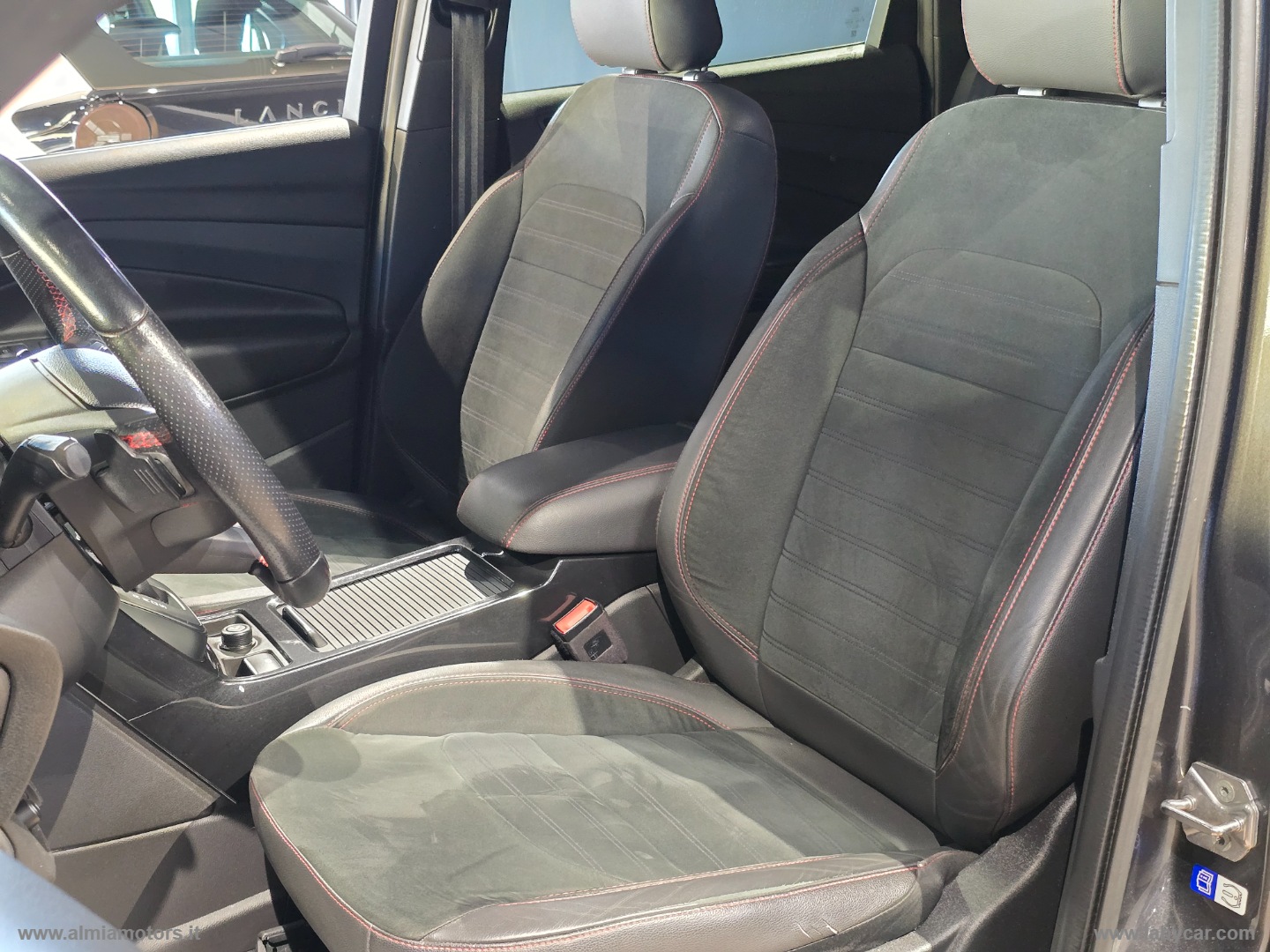Kuga 2.0 TDCI 180 CV S&S 4WD Pow.ST-Line - immagine 14