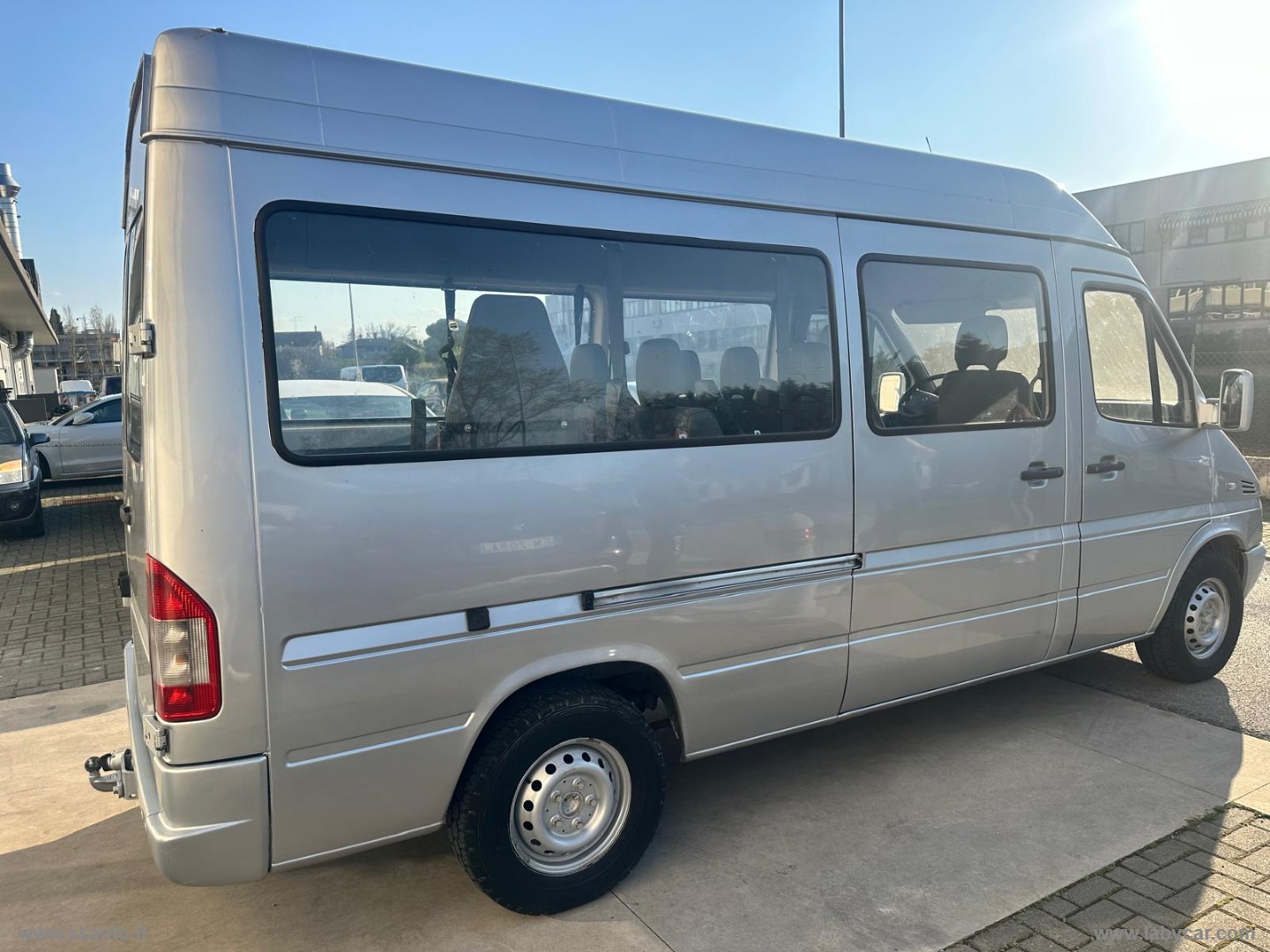 Sprinter K35/28 208 CDI Kombi 9 POSTI TRASPORTO DISABILI - immagine 14