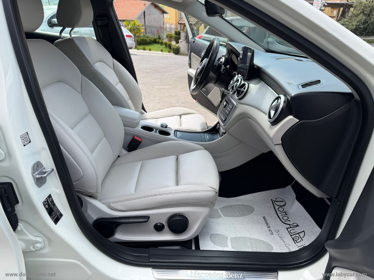 GLA 200 d Automatic 4Matic Premium - immagine 14