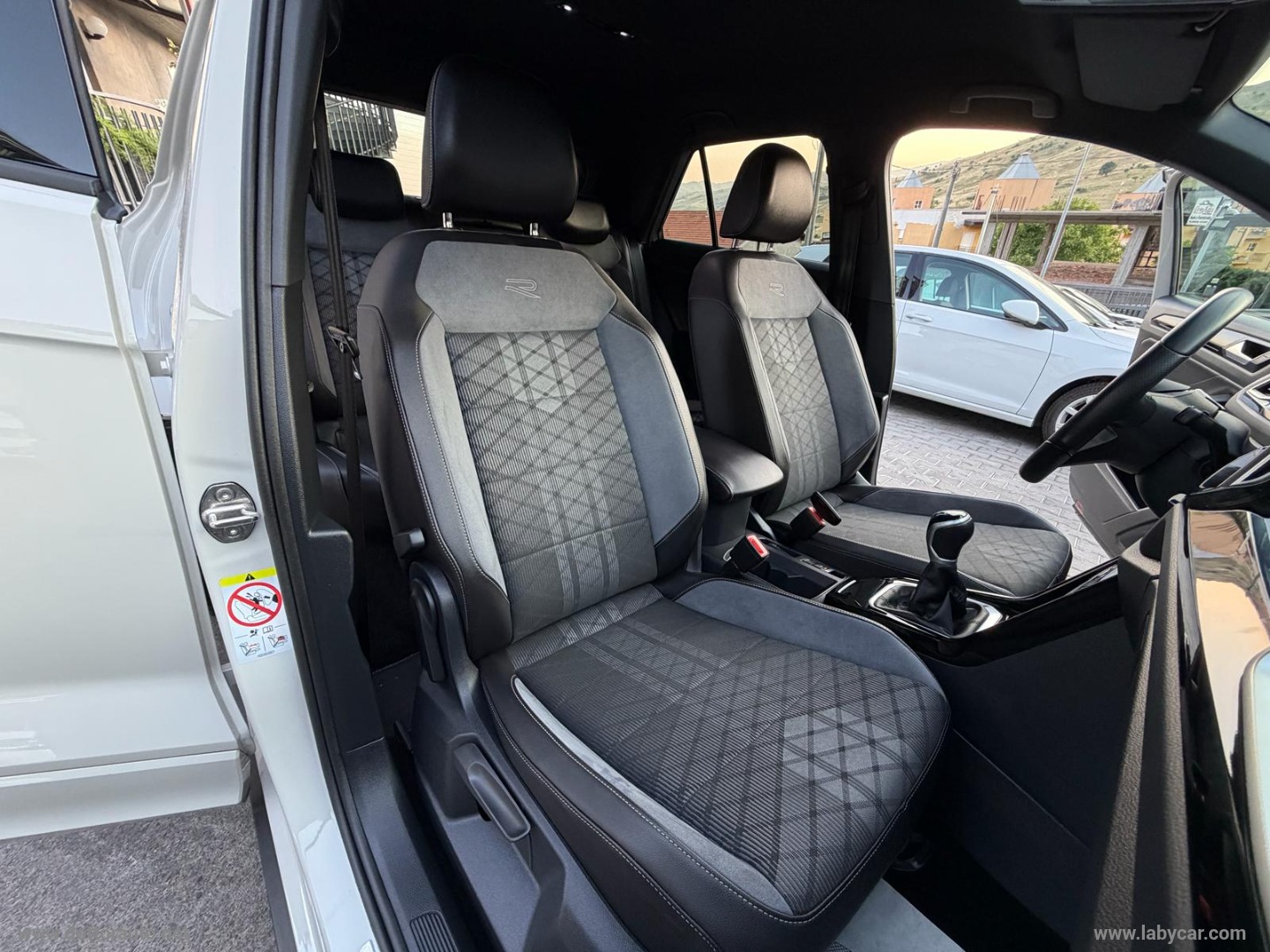 T-Roc 2.0 TDI SCR R-Line - immagine 14