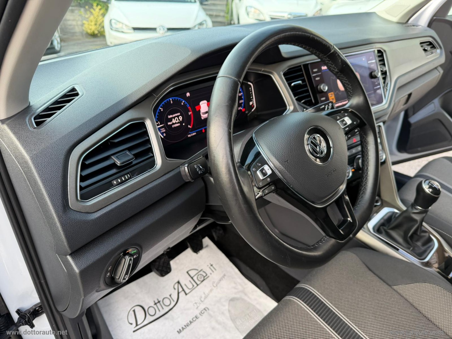 T-Roc 1.6 TDI SCR Advanced BlueMot.Tech. - immagine 14