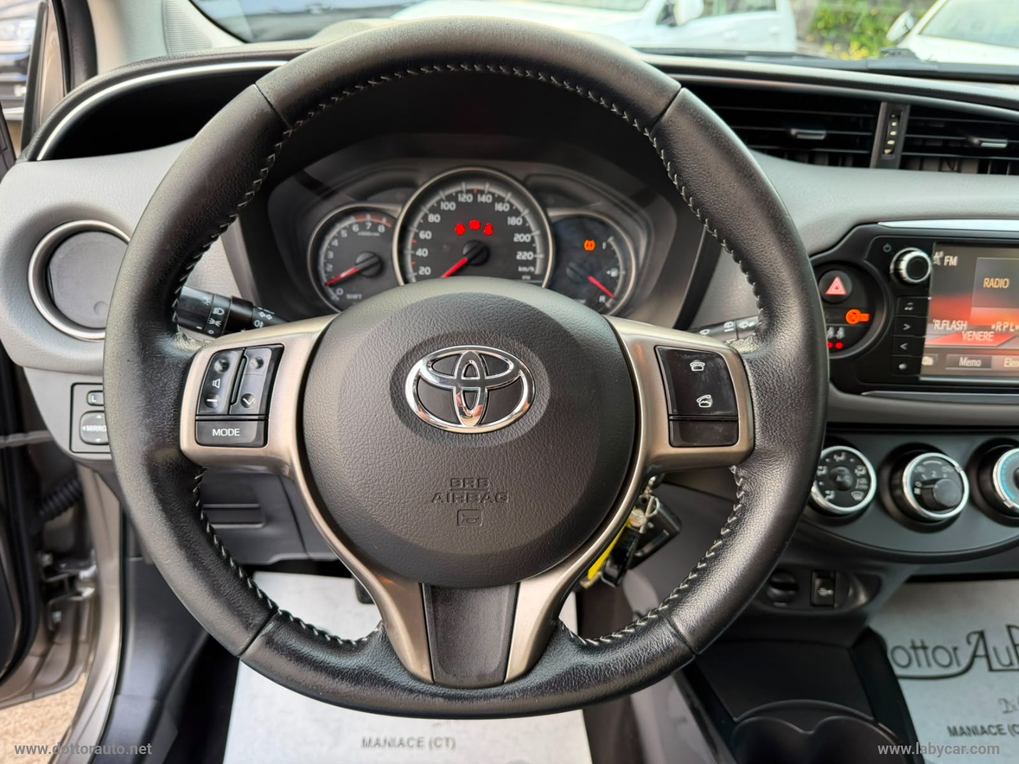 Yaris 1.0 5p. Lounge - immagine 14