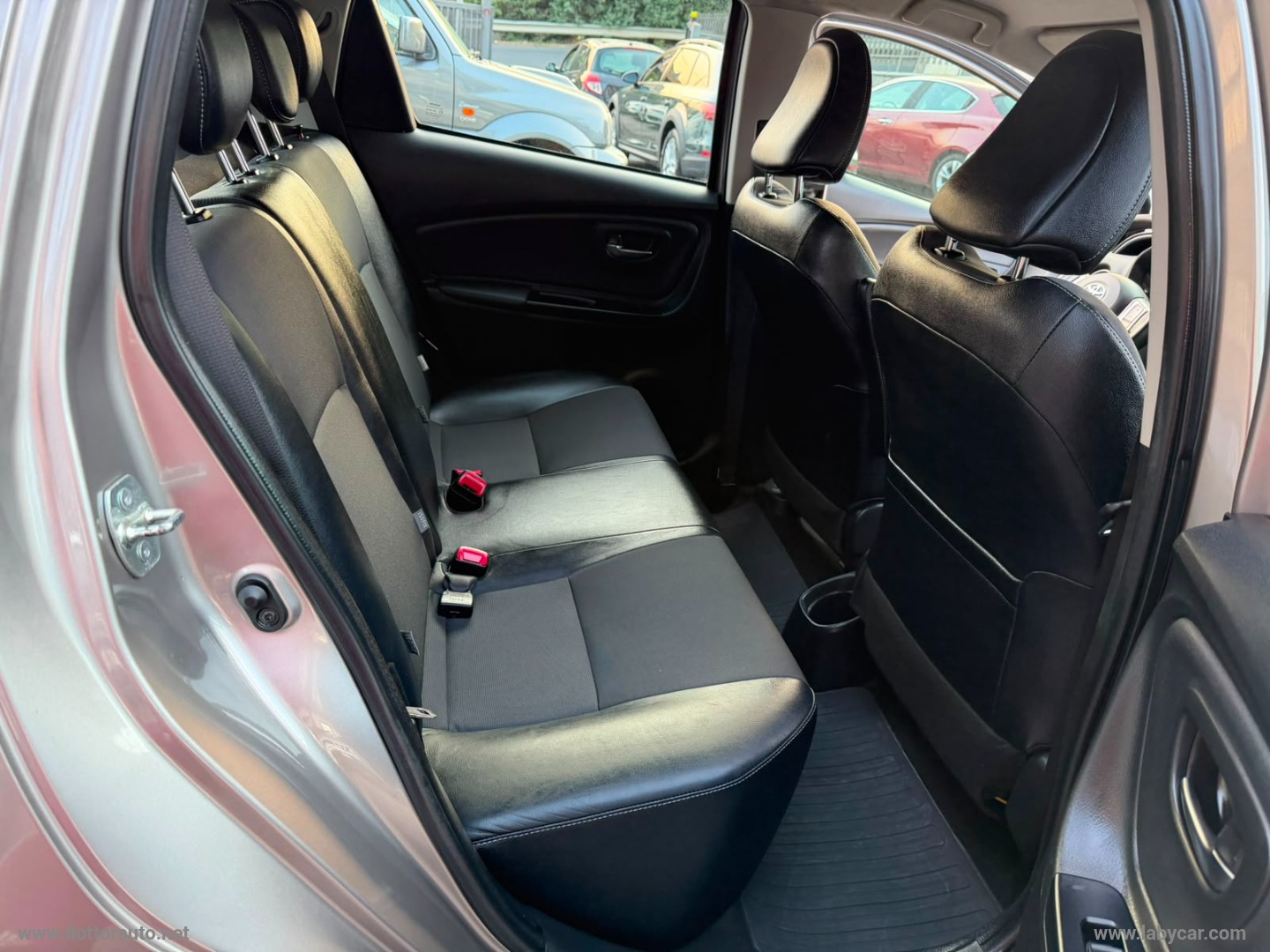 Yaris 1.4 D-4D 5p. Lounge - immagine 14