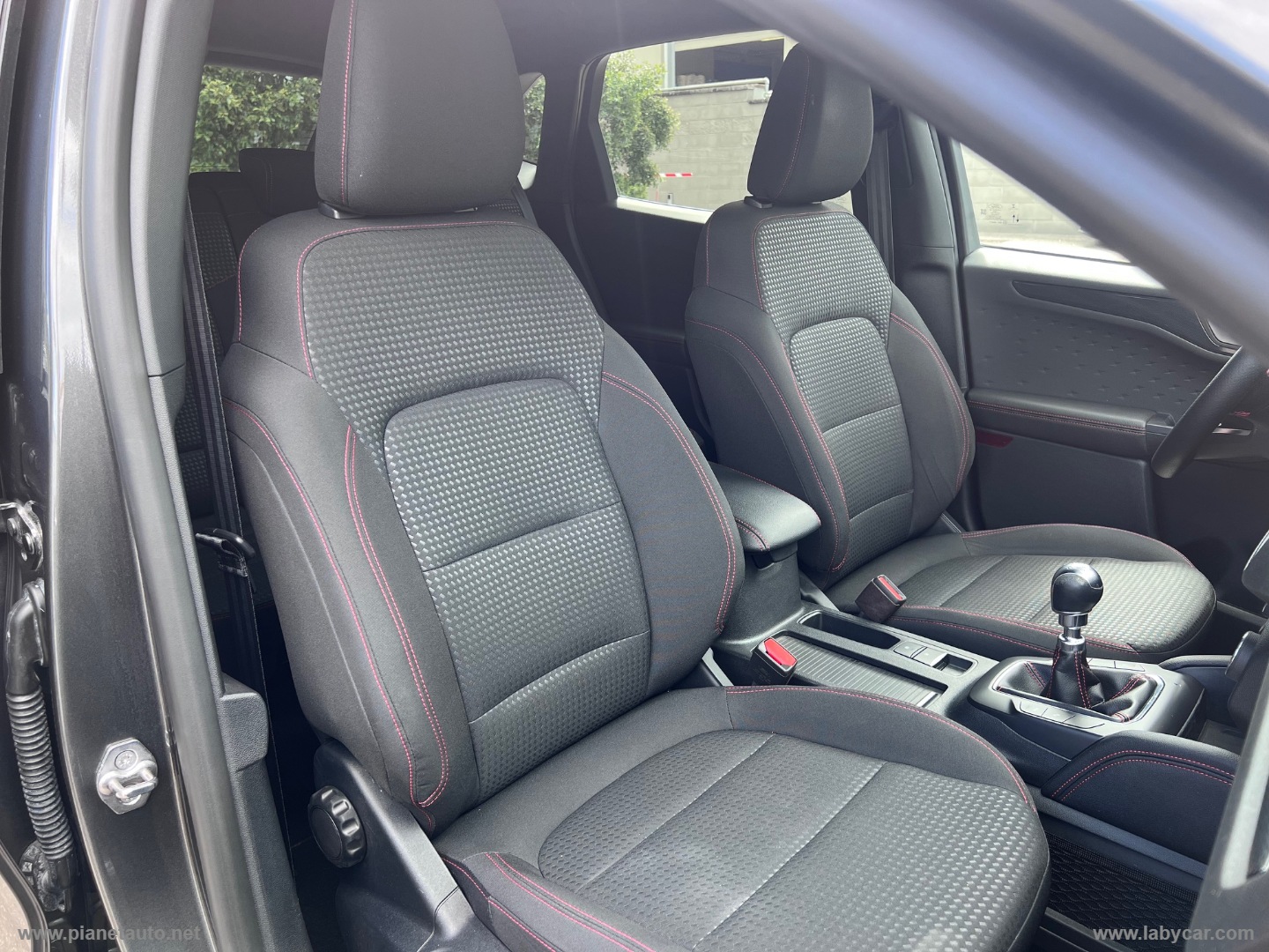 Kuga 1.5 EcoBlue 120 CV 2WD ST-Line - immagine 14
