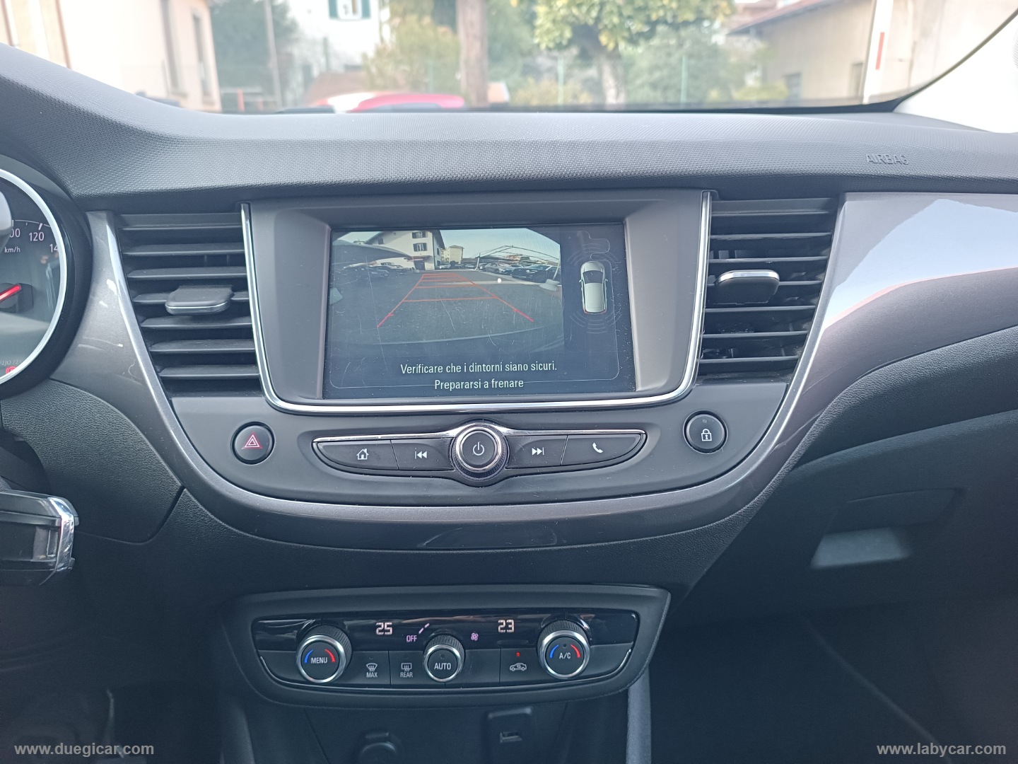 Crossland 1.2 12V S&S Design & Tech - immagine 14