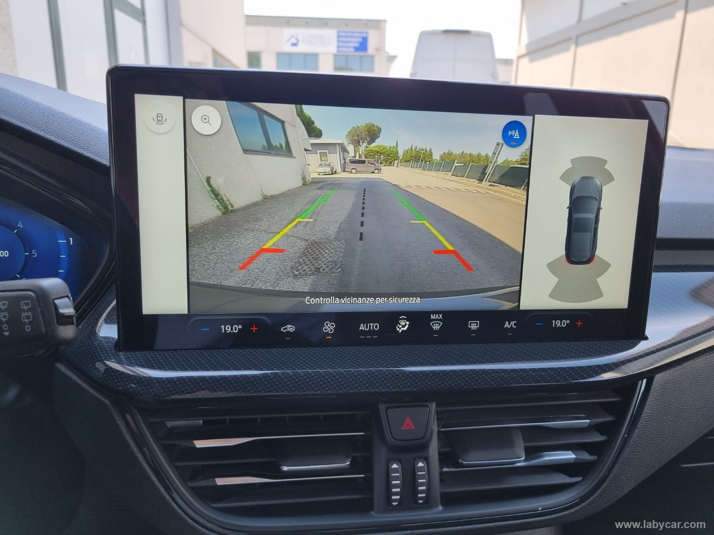 Focus 1.5 EcoBlue 115CV aut. 5p.ST-LineX - immagine 14