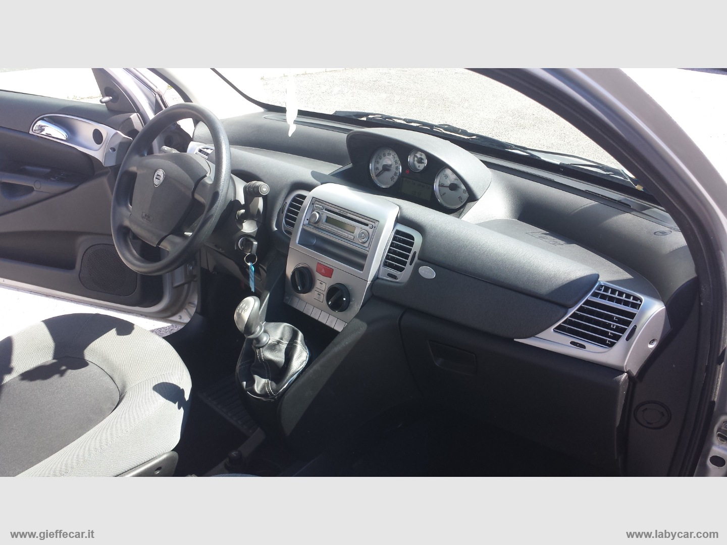 Ypsilon 1.2 Argento - immagine 15