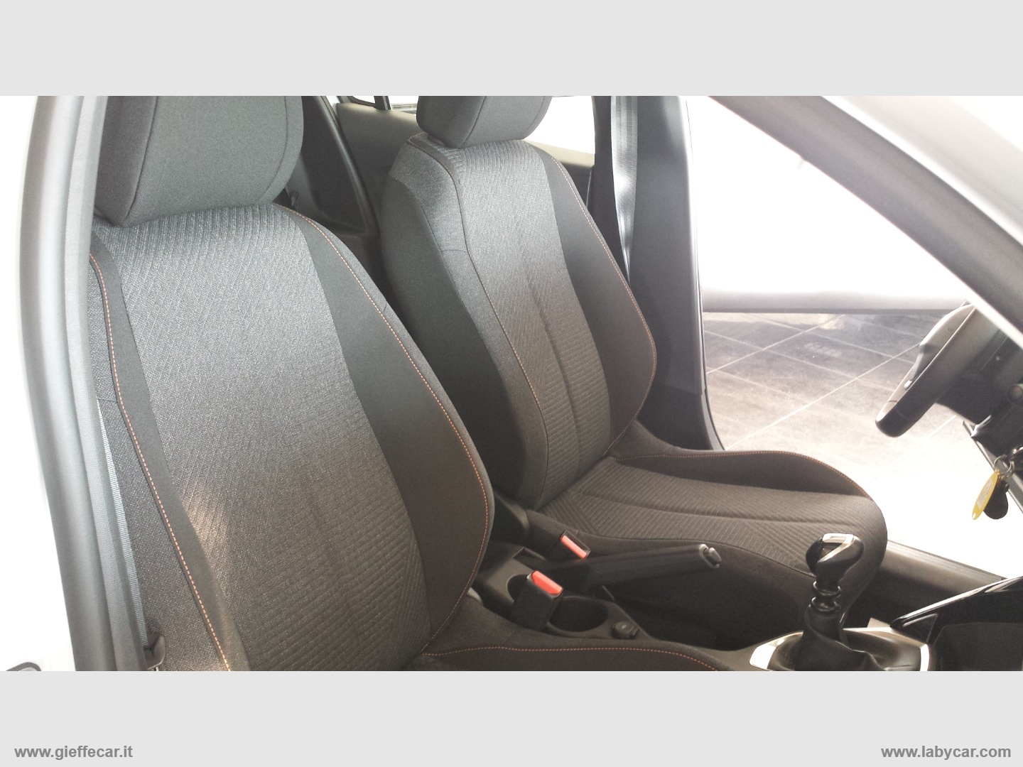 208 Turbo 100 CV 5p. Style - immagine 15