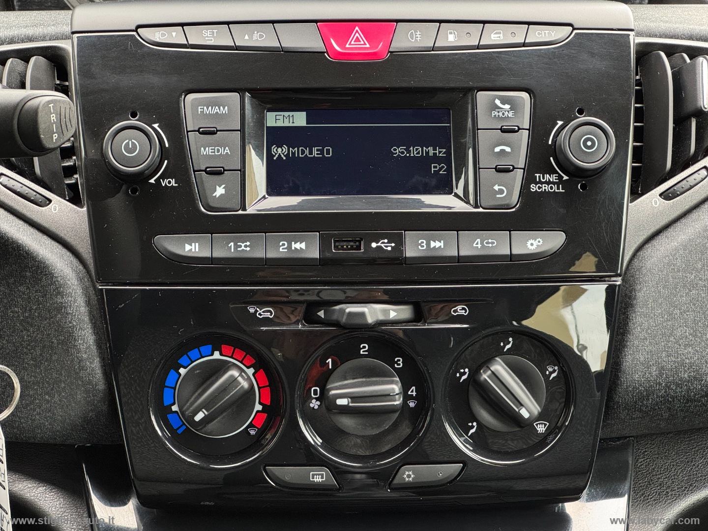 Ypsilon 1.2 69 CV 5p. GPL Ecochic Ele.Bl - immagine 15