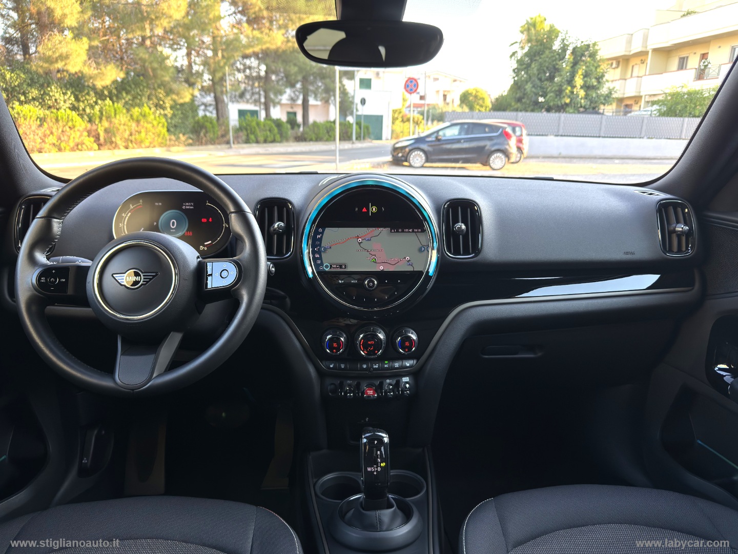 Mini Cooper D Essential Countryman - immagine 15