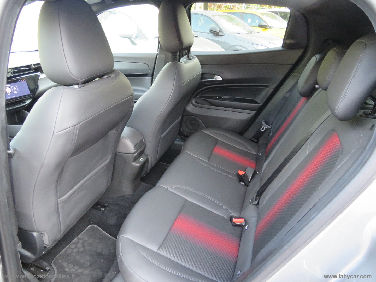 Junior 1.2 136 CV Hybrid eDCT6 Speciale - immagine 15