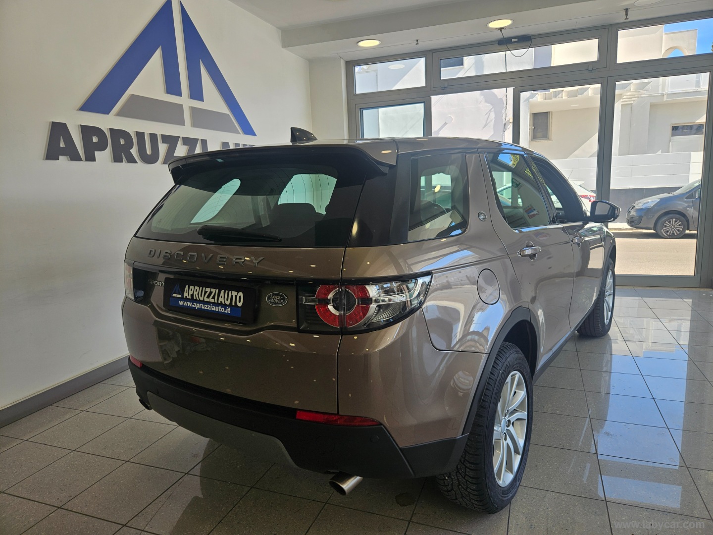 Discovery Sport 2.0 TD4 180 CV SE - immagine 15