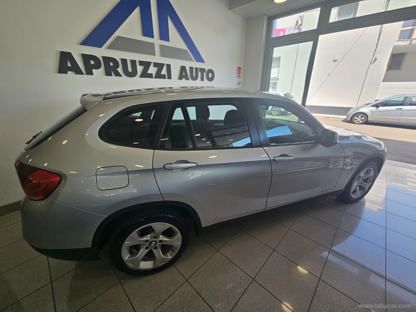 X1 xDrive18d - immagine 15