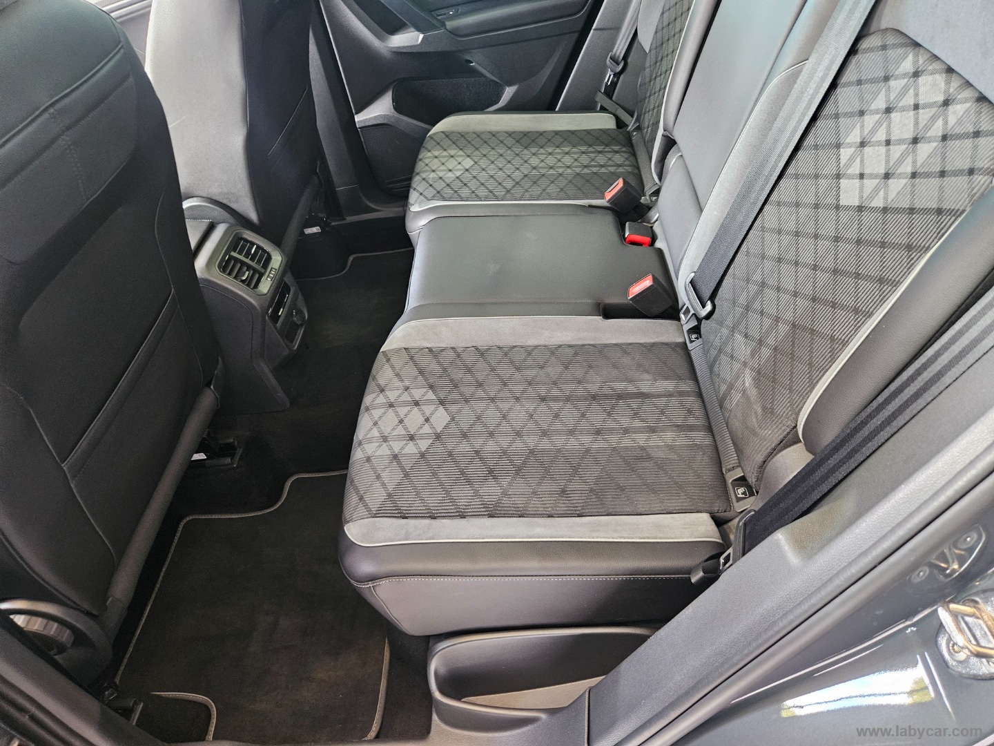 Tiguan 2.0 TDI 150CV SCR DSG R-Line - immagine 15