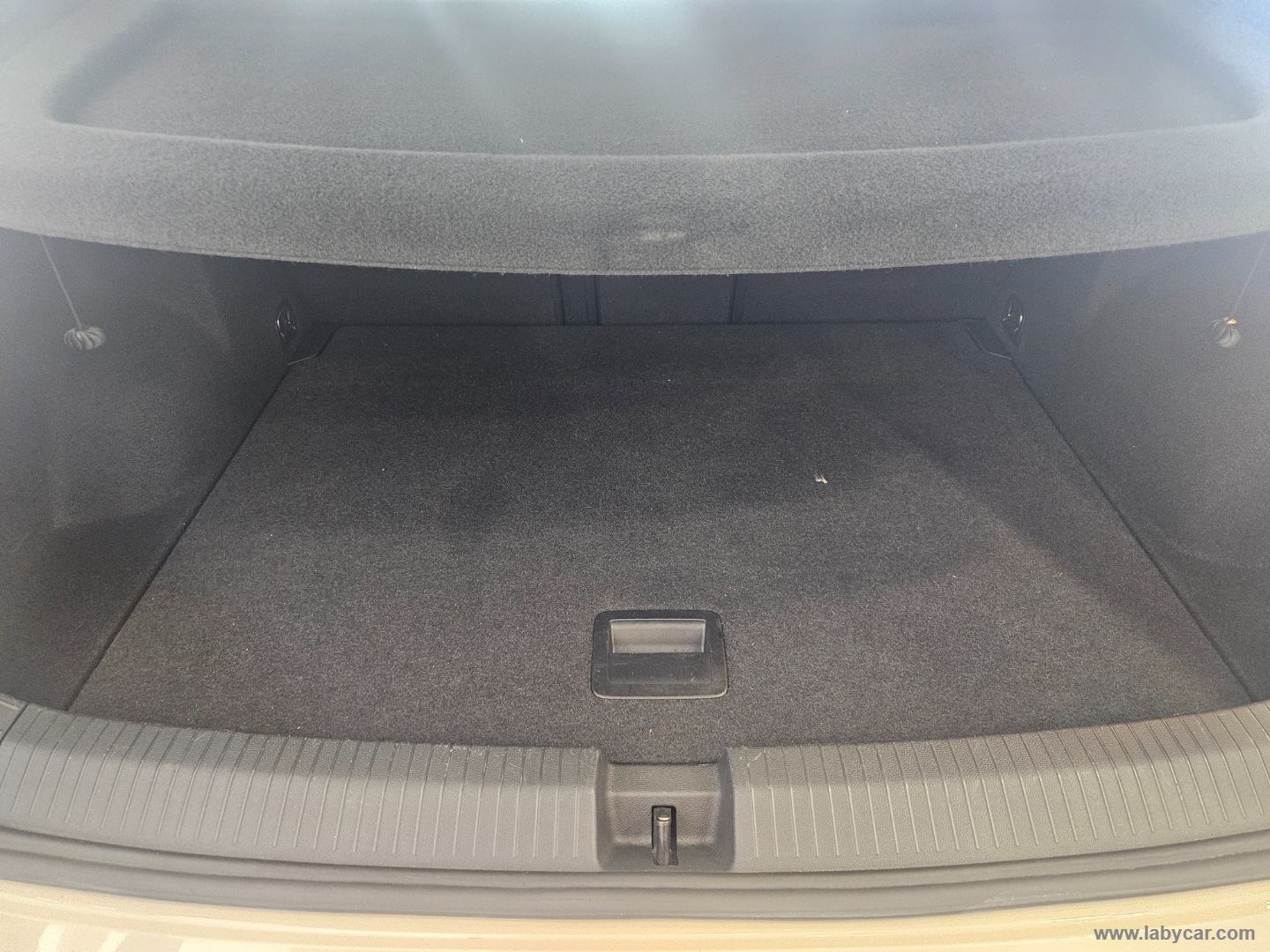 T-Roc 2.0 TDI SCR 150CV DSG 4MOT. R-Line - immagine 15