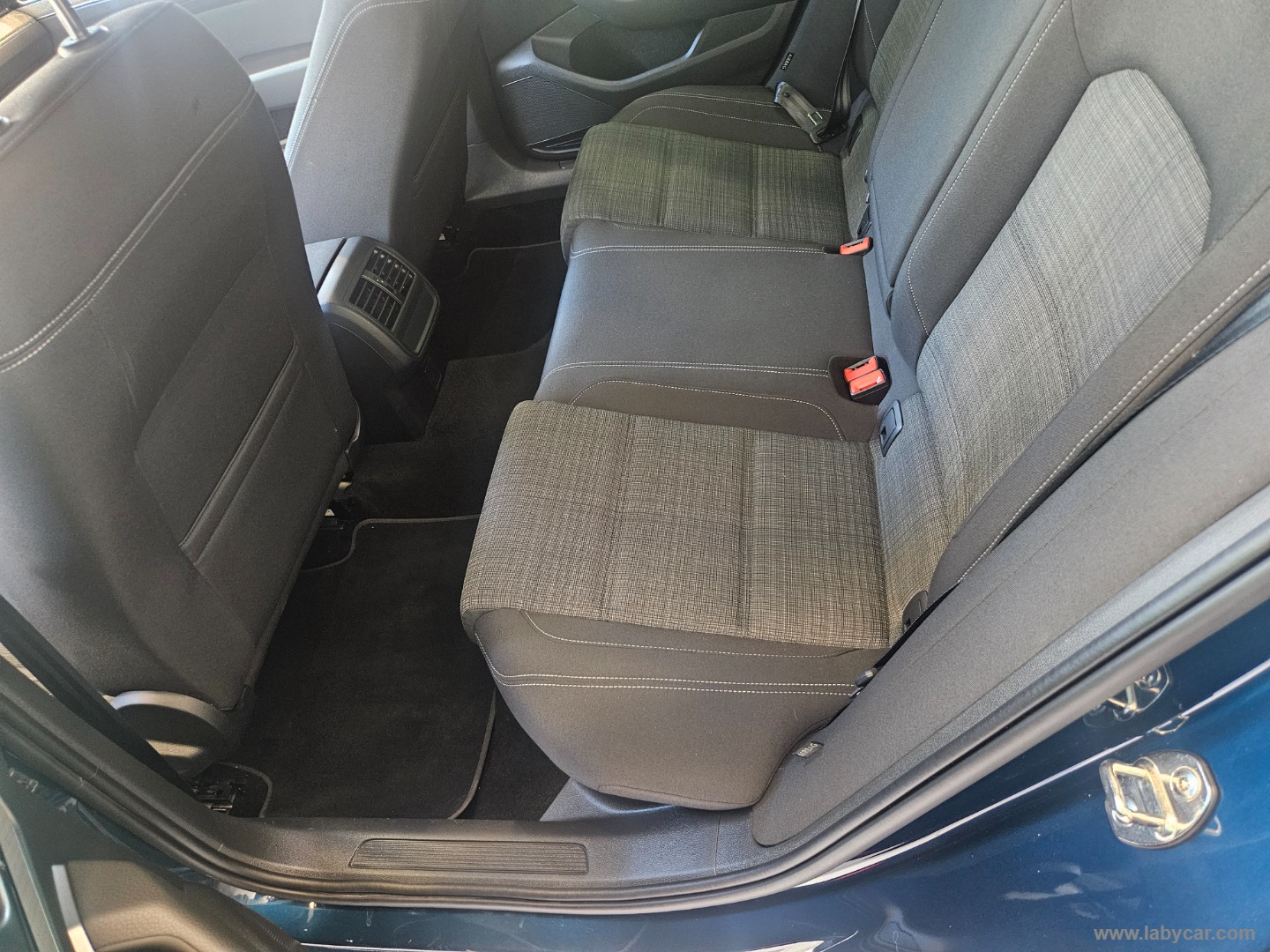 Passat Var. 1.6 TDI DSG Business BMT - immagine 15
