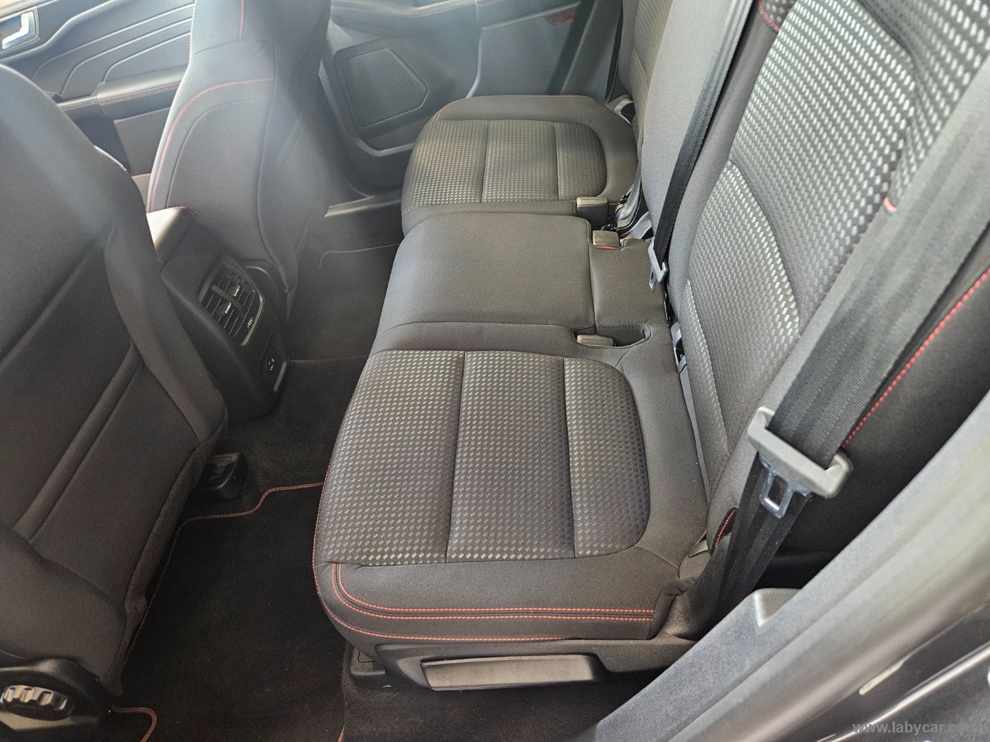 Kuga 1.5 EcoBl. 120CV aut. 2WD ST-Line X - immagine 15
