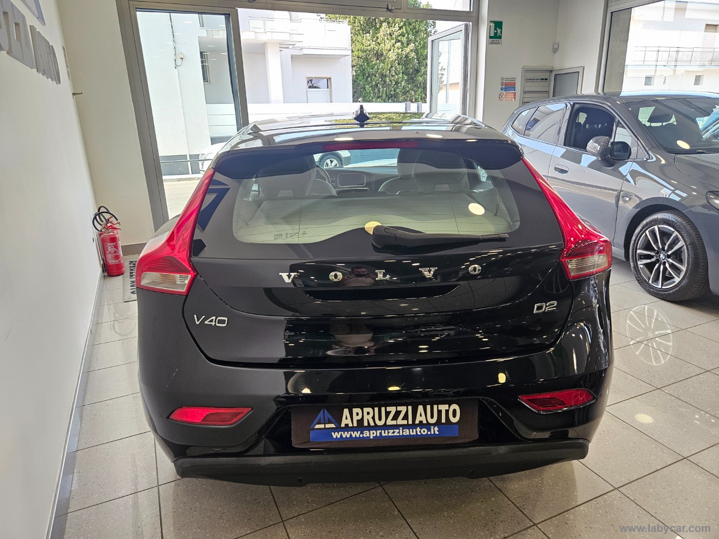 V40 D2 Momentum - immagine 15