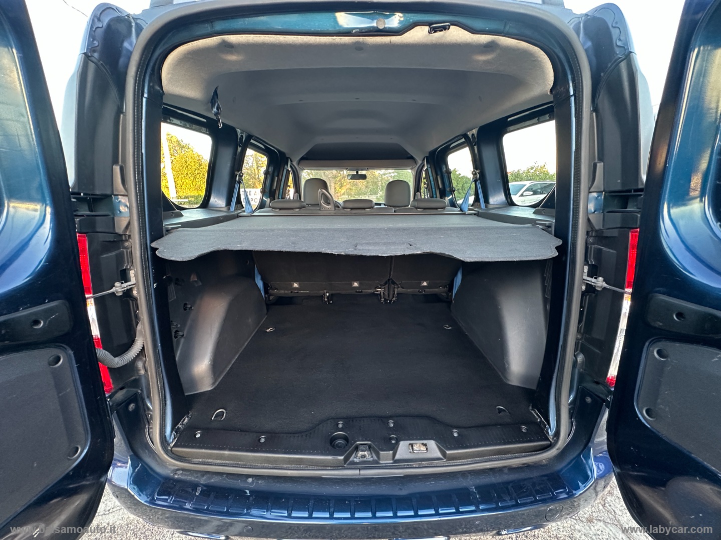 Dokker 1.5 dCi 8V 90 CV Lauréate - immagine 15
