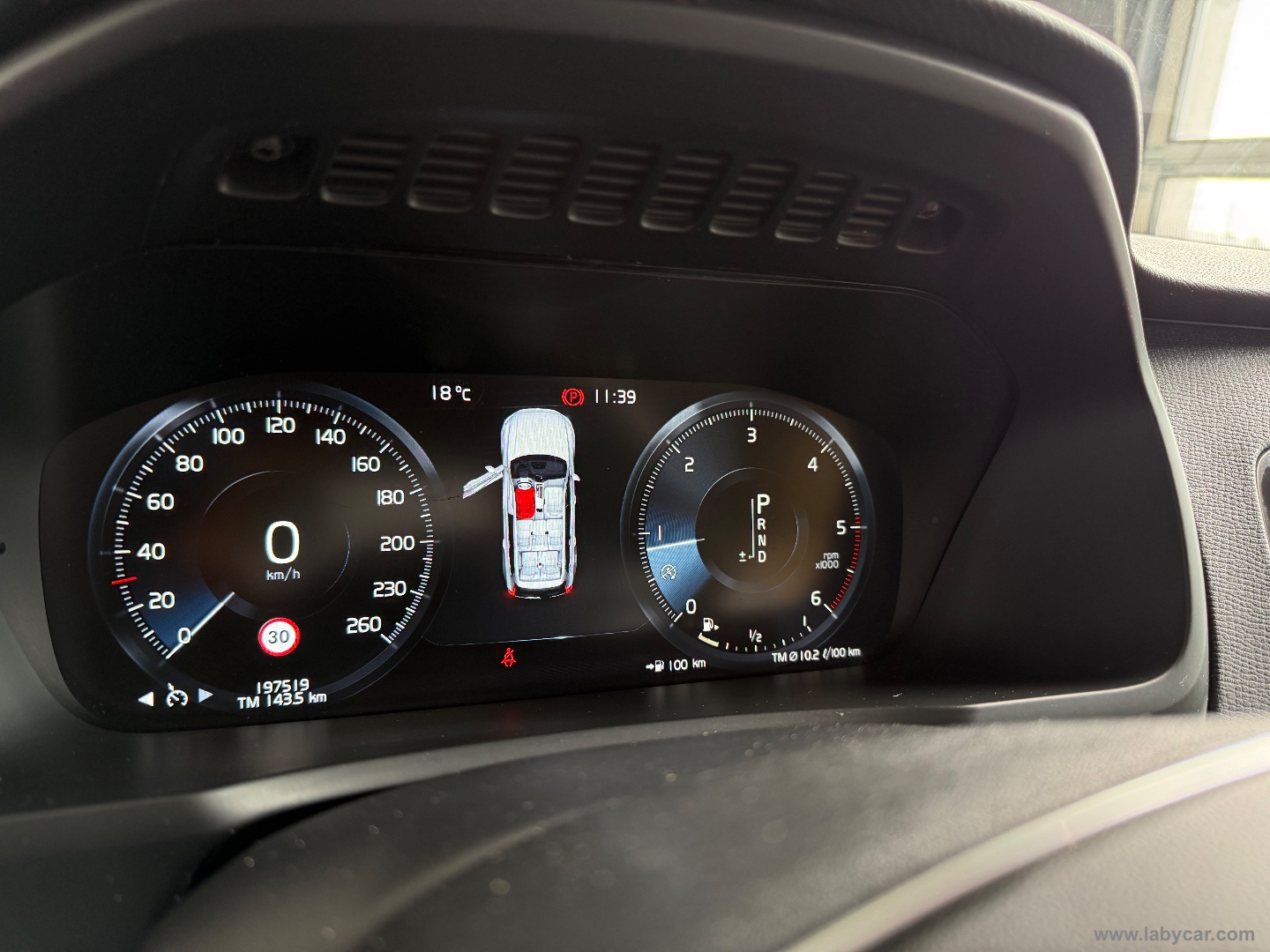 XC90 D5 AWD Geartronic 7 posti Momentum - immagine 15