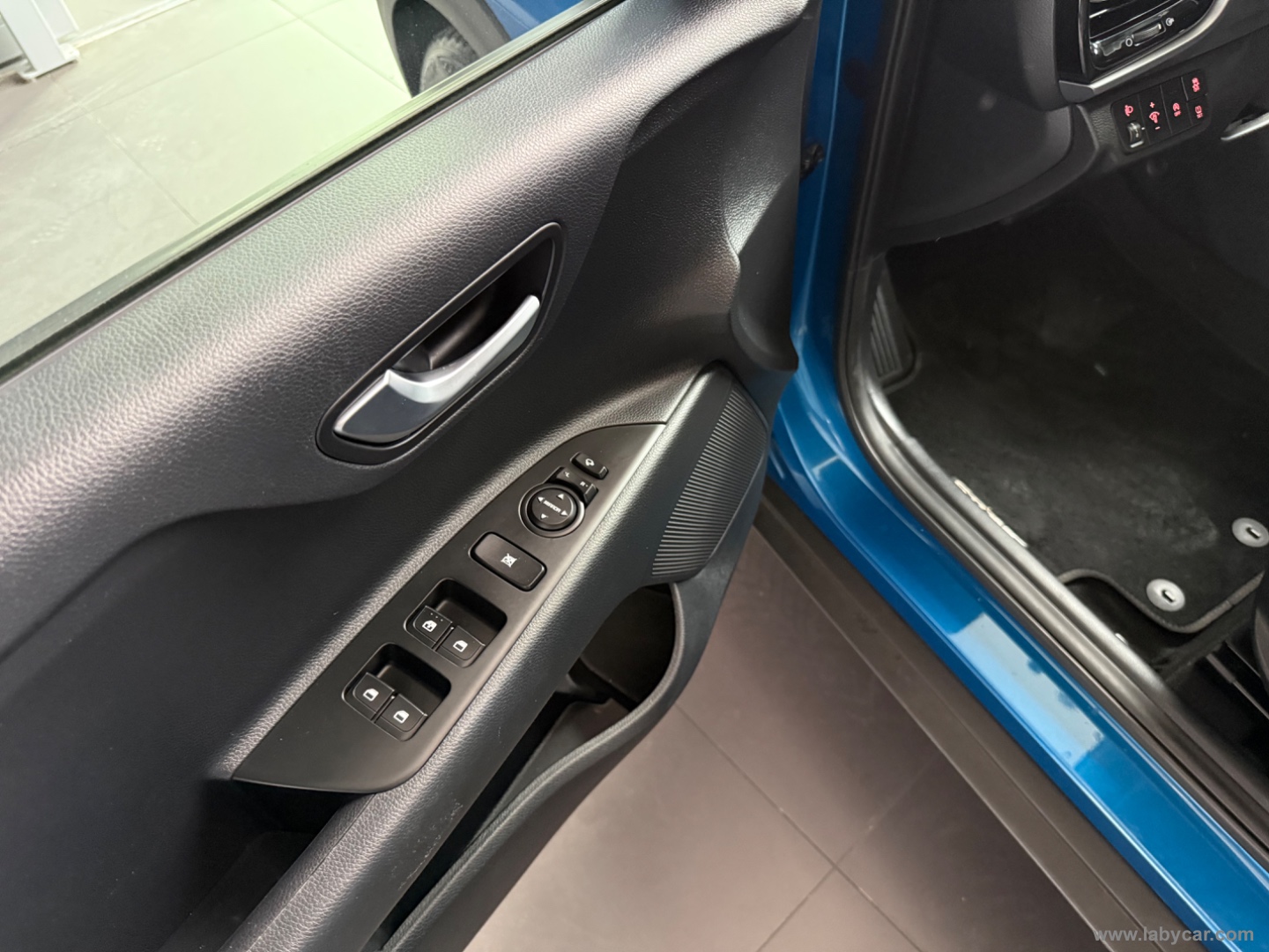 Stonic 1.0 T-GDi 120 CV MHEV DCT Style - immagine 15