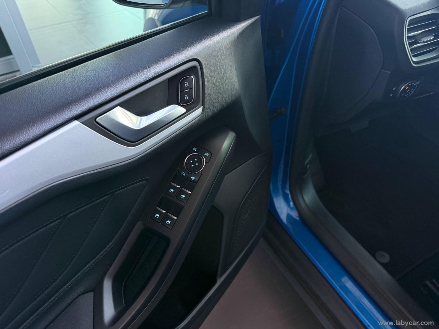 Focus 1.5 E.Blue 120CV aut. SW Bs Co-P. - immagine 15