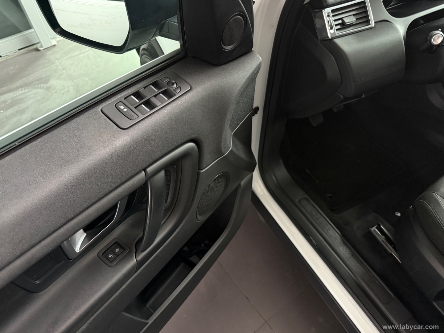 Discovery Sport 2.0 TD4 150 CV HSE - immagine 15