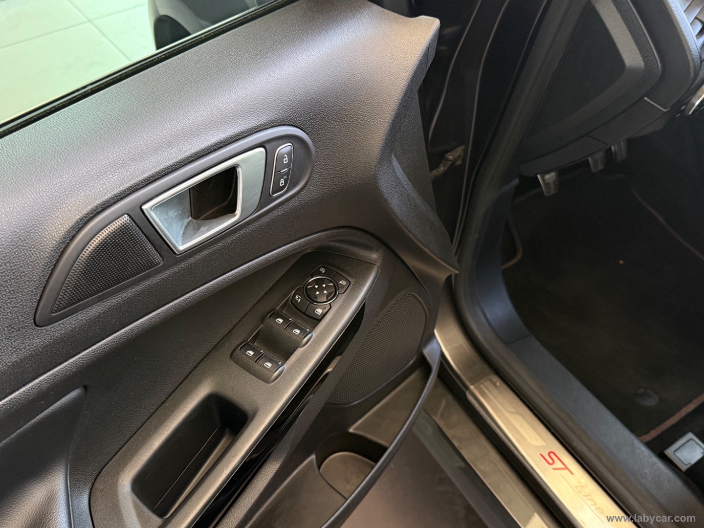 EcoSport 1.0 EcoBoost 100 CV ST-Line - immagine 15
