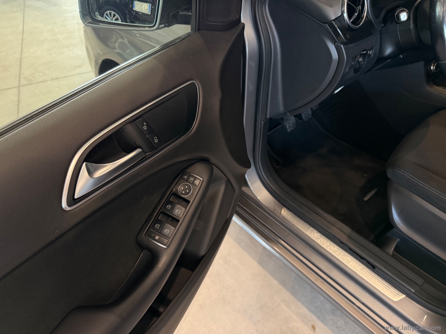B 180 Executive - immagine 15